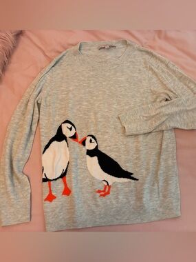 Like new Loft Light Gray Puffin crewneck Sweater